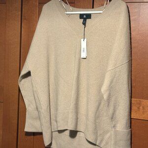 Banana Republic  Sz L Luxurious Cashmere Pullover V Neck Tan Sweater $260 NWT